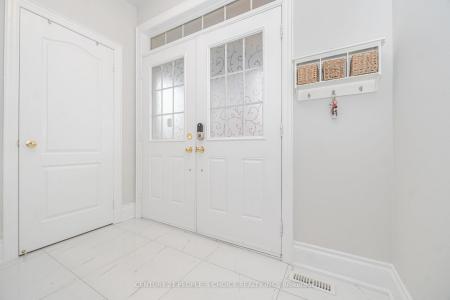 351 HOLMES CRESCENT, Milton, Ontario L9T 0T4, CANADÁ