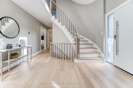 56 MAGPIE CRESCENT, Toronto, Ontario M2L 2E5, Canada