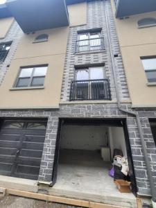 400 MARY STREET, Whitby, Ontario L1N 2P8, Kanada