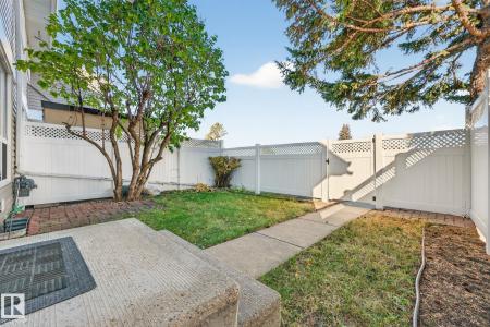 15227 54 STREET NW, Edmonton, Alberta T5A 3N9, Canadá