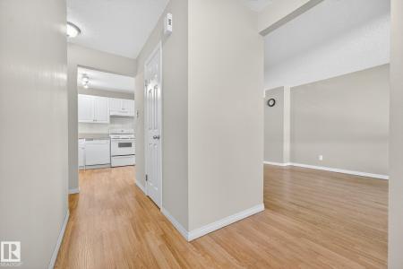 15227 54 STREET NW, Edmonton, Alberta T5A 3N9, Canadá