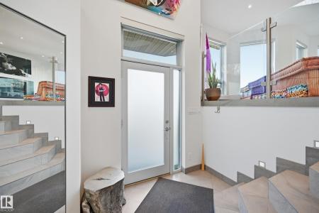 10065 90 AVENUE NW, Edmonton, Alberta T6E 4X2, Canada