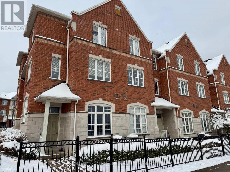 3030 BREAKWATER COURT, Mississauga (cooksville), Ontario L5B 4N8, Canada