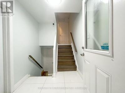 81 HOLLYBERRY TRAIL, Toronto (hillcrest Village), Ontario M2H 2N9, Canada