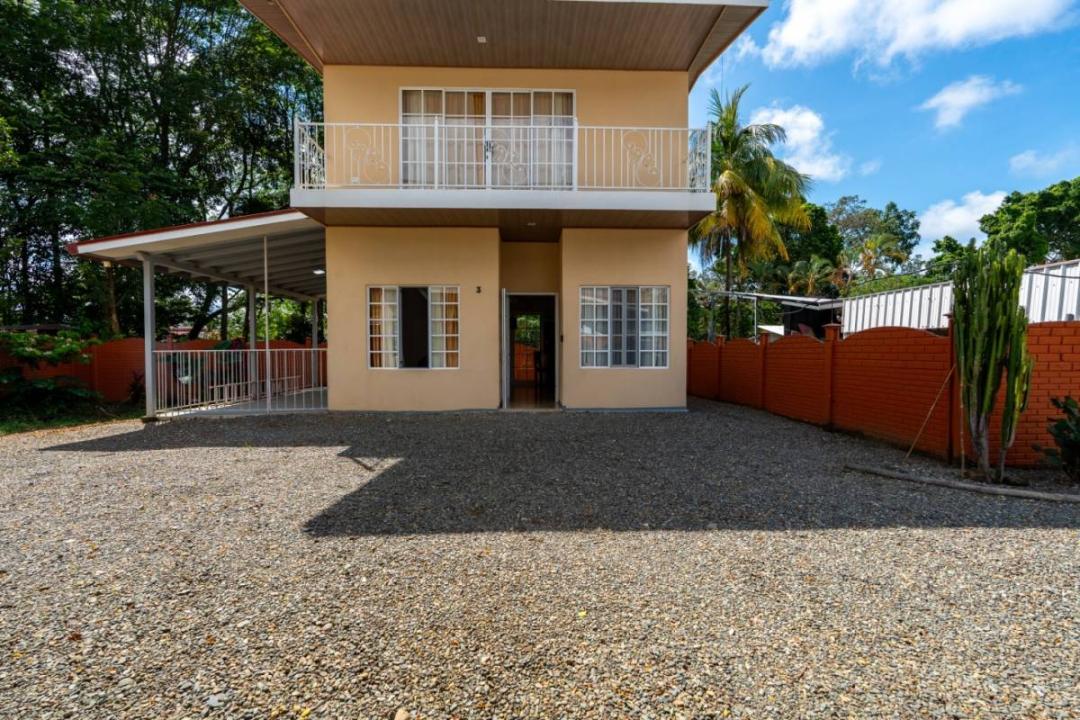 150 metros sureste del EBAIS de Uvita , Uvita Bahía Ballena Osa, Puntarenas 00001, Costa Rica