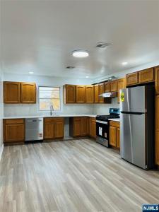 360 Broad Street, Carlstadt, 新泽西州 07072, 美国