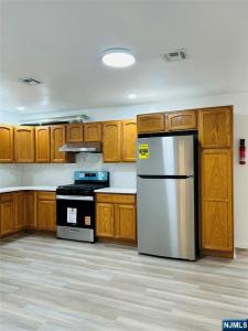 360 Broad Street, Carlstadt, 新泽西州 07072, 美国