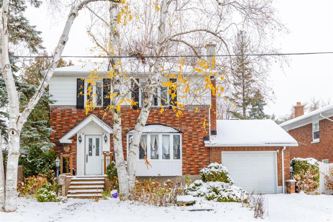 1025 Rue Vanier, Montréal (Saint-Laurent), Quebec H4L 1S8, Canada