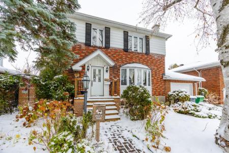 1025 Rue Vanier, Montréal (Saint-Laurent), Quebec H4L 1S8, Canada