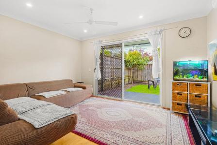 8/52a Atlantic Boulevard, Glenfield, NSW 2167, Austrália