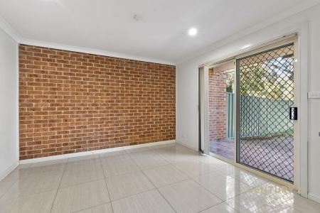 2/4 Onslow Place, Leumeah, NSW 2560, Avustralya