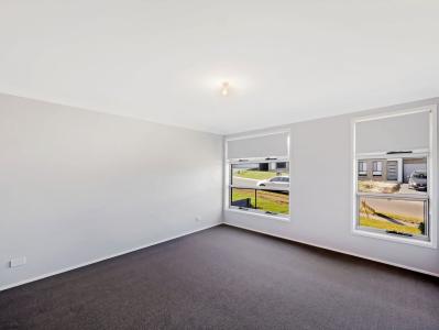19 Jennings Cres, Spring Farm, NSW 2570, Australia