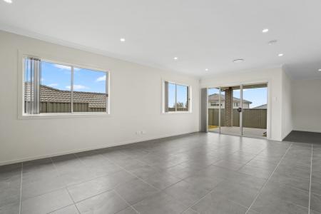 105 Kavanagh St, Gregory Hills, NSW 2557, Australia