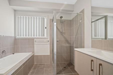 105 Kavanagh St, Gregory Hills, NSW 2557, Australia