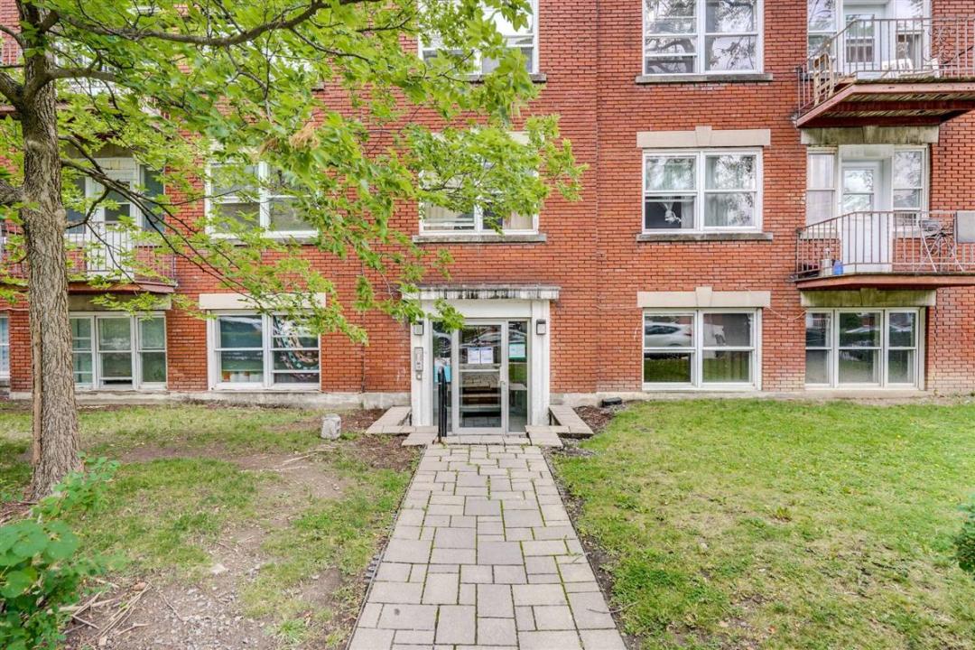 6366A Av. de Chester, Montréal (Côte-des-Neiges/Notre-Dame-de-Grâce), Quebec H4V 1J7, Kanada