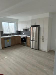 6366A Av. de Chester, Montréal (Côte-des-Neiges/Notre-Dame-de-Grâce), Quebec H4V 1J7, Kanada