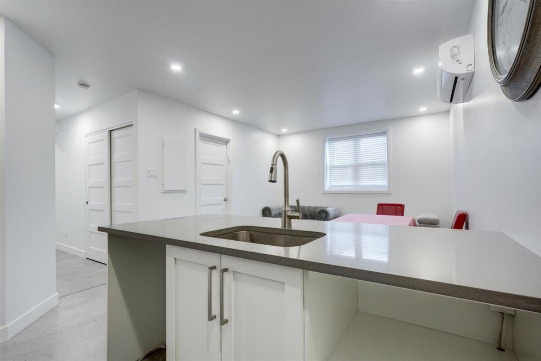 6366A  Av. de Chester, Montréal (Côte-des-Neiges/Notre-Dame-de-Grâce), 魁北克省 H4V 1J7, 加拿大