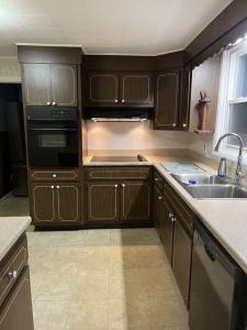 27 Tiffany St, Attleboro, מסצ'וסטס 02703, ארצות הברית של אמריקה