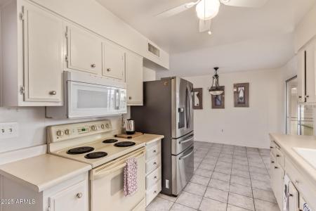 13636 N Redwood Drive, Sun City, 亞利桑納州 85351, 美國