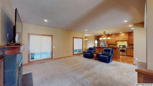 10 Deer Creek Ct, Mason City, Iowa 50401