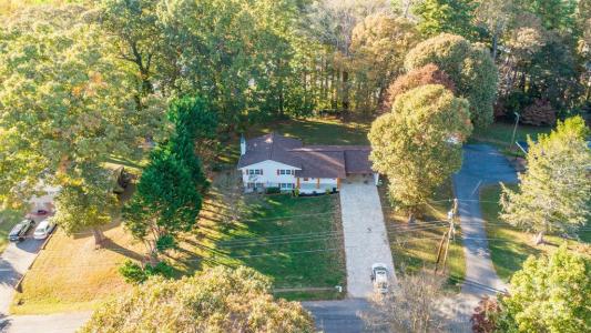 3851 Idlewood Acres Road, Hickory, شمال كارولينا 28601, الولايات المتحدة