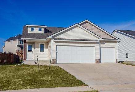 2805 20th Street, Altoona, Iowa 50009