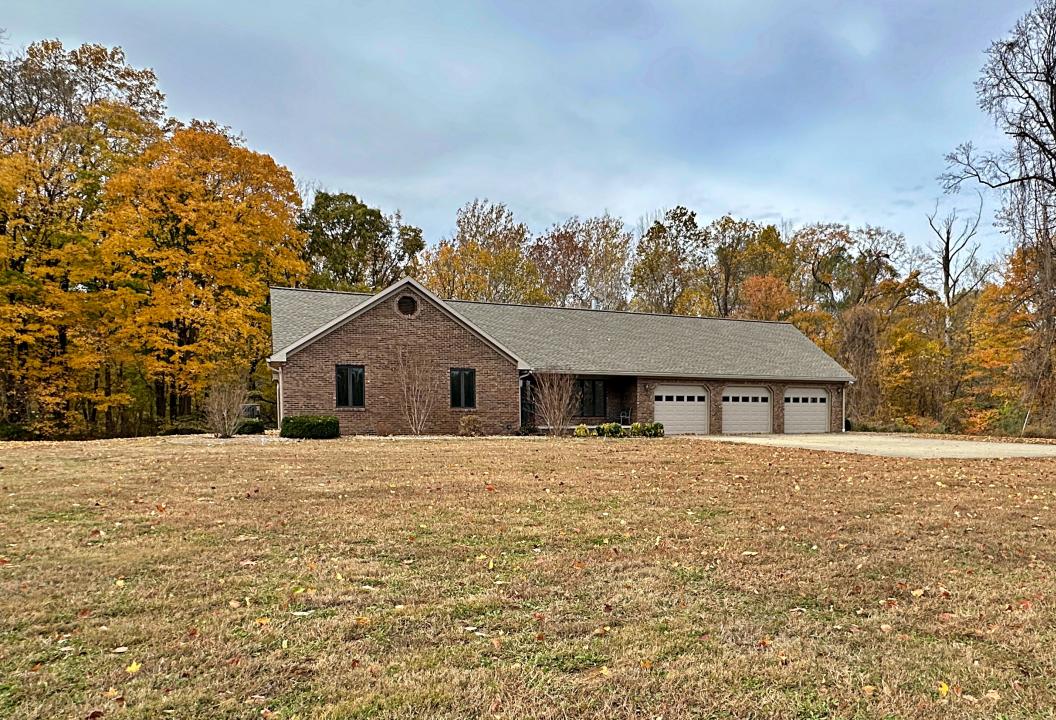 6587 W Pinetree Lane, Owensville, Indiana 47665