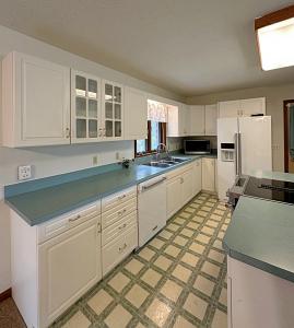 6587 W Pinetree Lane, Owensville, Indiana 47665