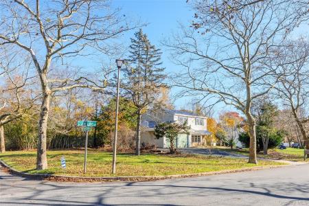 25 Crater Lake Drive, Coram, ニューヨーク 11727, アメリカ合衆国