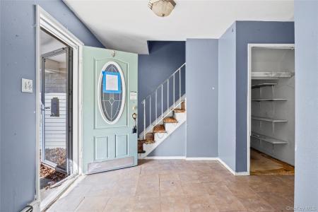 25 Crater Lake Drive, Coram, ニューヨーク 11727, アメリカ合衆国