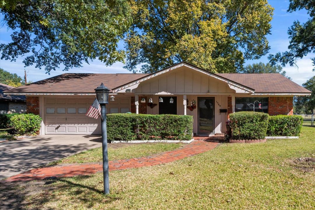 1705 E Beverly Drive, Corsicana, Texas 75110, États-Unis