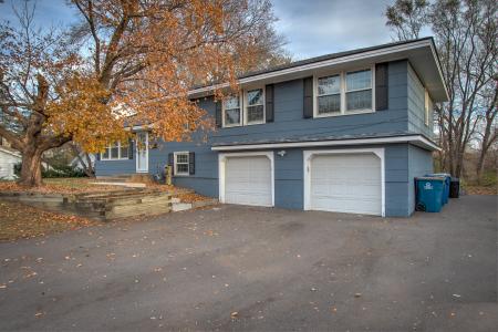 4652 Morris Circle, Bloomington, Minnesota 55437, USA