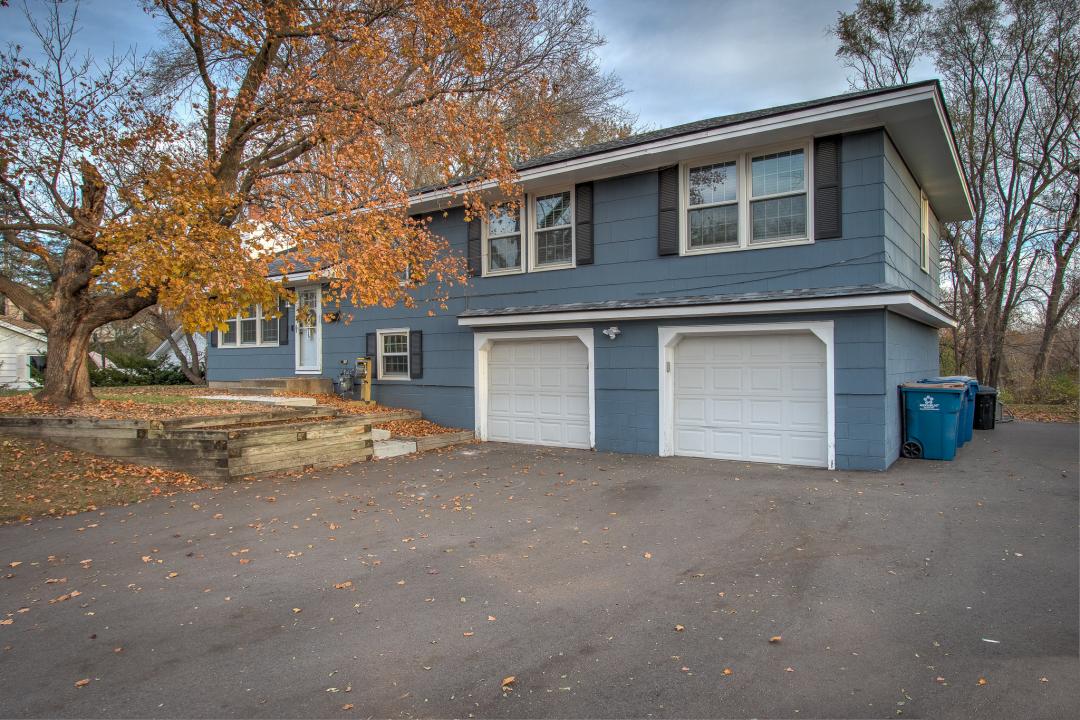 4652 Morris Circle, Bloomington, Minnesota 55437, USA