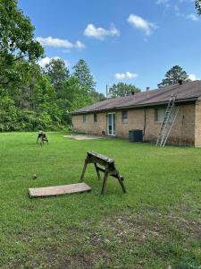213 COUNTY ROAD 3131, De Berry, Texas 75639