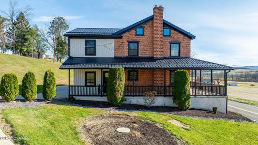 717 Fowlersville Road, Berwick, Pennsylvania 18603, USA