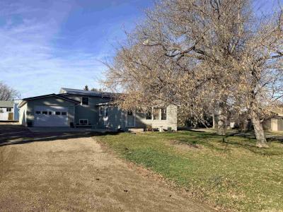 521 Berthold St NE, Berthold, North Dakota 58718
