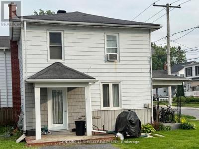 647 GLOUCESTER STREET NORTH, Cornwall, Ontario K6H 3X7, Canada