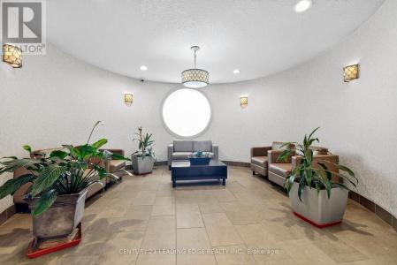 5 PARKWAY FOREST DRIVE, Toronto (henry Farm), オンタリオ M2J 1L2, カナダ