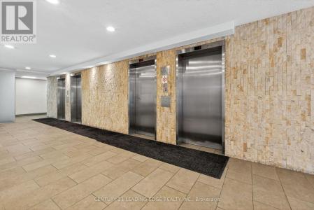 5 PARKWAY FOREST DRIVE, Toronto (henry Farm), オンタリオ M2J 1L2, カナダ