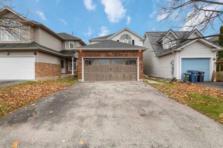 77 DOYLE DRIVE, Guelph, オンタリオ N1G 5B9, カナダ