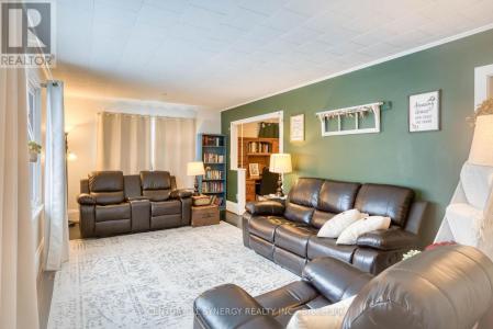 18160 7 HIGHWAY, Tay Valley, Ontario K7H 3C6, Canada