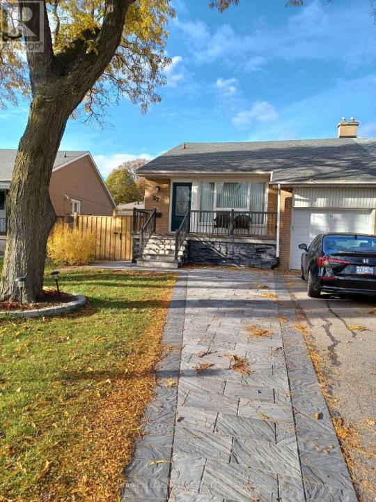 87 PINEMORE CRESCENT, Toronto (parkwoods-donalda), Ontario M3A 1W5, Kanada