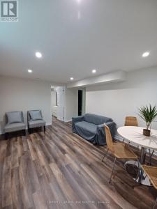 87 PINEMORE CRESCENT, Toronto (parkwoods-donalda), Ontario M3A 1W5, Kanada