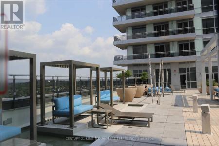 9205 YONGE STREET, Richmond Hill (langstaff), Ontario L4C 1V5, Canadá