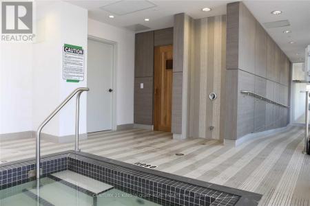 9205 YONGE STREET, Richmond Hill (langstaff), Ontario L4C 1V5, Canadá