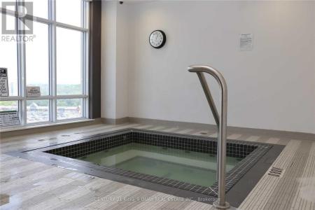 9205 YONGE STREET, Richmond Hill (langstaff), Ontario L4C 1V5, Canadá