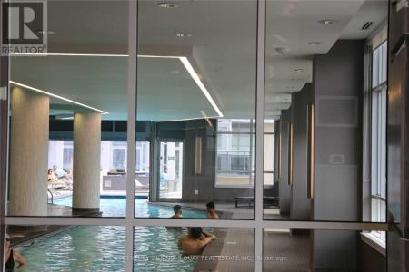 9205 YONGE STREET, Richmond Hill (langstaff), Ontario L4C 1V5, Canadá