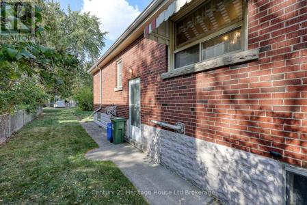 149 STRATHEARNE AVENUE, Hamilton (homeside), 安大略省 L8H 5K7, 加拿大