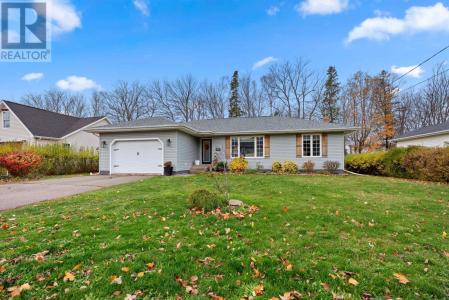 244 COLIN AVENUE, Summerside, 艾德華王子島 C1N 5W6, 加拿大