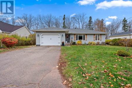 244 COLIN AVENUE, Summerside, 艾德華王子島 C1N 5W6, 加拿大